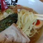 Ramen Genkiya Oga Ten - 麺は柔らかいがちょうどいい歯ごたえ。