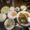 上海亭 - 【回鍋肉定食800円】
（回鍋肉、羽付餃子×2、ライス、スープ、サラダ、お新香、杏仁豆腐）
※ご飯は、大盛無料。スープはお代わり無料。