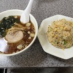 ラーメン 光 - 料理写真:ラーメンと普通盛りチャーハンセット