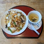 Chinese Saikan Asuka - 五目揚げやきそば 1,100円