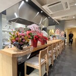 Jidori Momoyaki Torisashi Torisakusesu - 店内 カウンター席