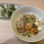 DA NANG MACHI - ダナン風海老と焼肉うどん