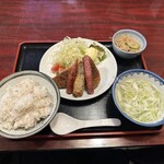 つゆ下 梅の花 - 【2023.11.27(月)】牛たんコロッケ定食（並盛）770円