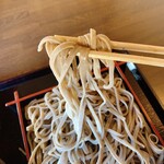 Musou An - 鬼怒川べりで自家栽培した蕎麦粉で打った鬼怒そば　幅広で歯応えがあります