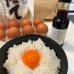 Tamago Club - 究極のTKGを目指して
                        
                        青梅の地卵、つきたて新米、茅乃舎の卵かけご飯専用醤油