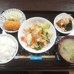 Oshokuji Dokoro Izakaya Nikoni - 