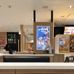 マクドナルド - 店内は人が少なく、ほとんどウーバーとドライブスルーかな