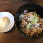 HAMACHO - ミニチャシュ丼　300円