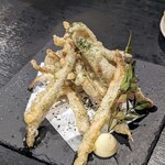 Izakaya Debeso - ささがきごぼうの青のりあげ　580円