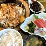 魚魚茂 - 魚茂（刺身）＋焼肉のよくばりランチ（¥1,250税込）