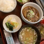 Arahata - 牛すじ煮込み定食　790円