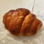 ベーカリー am - 塩ぱん(180円)です。