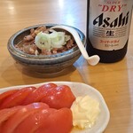 豚吉もつ焼き酒場 - 煮込みとトマト