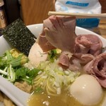 麺屋 れんしん - レアチャーシューリフト。