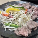 Yakiniku Horumon Jingisukan Gotsubo - 