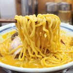 Teuchi Ramen Chinrai Ichihara Ten - 量が多めの中太麺が旨い