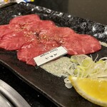 Yakiniku Motobu Bokujou Naha Ten - 上タン