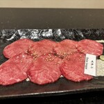 Yakiniku Motobu Bokujou Naha Ten - 上タン