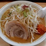 はらだ - 料理写真:辛味噌ラーメン＋もやし(850円＋50円也) もやしをトッピング‥