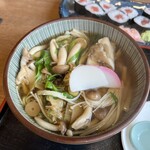 末広すし - キノコたっぷりの山菜うどん