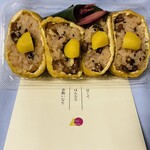 いなりとお赤飯 ろはん - 「甘くてはんなり赤飯いなり（4個）」700円税込み♫