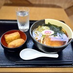 横須賀パーキングエリア 下り フードコート - 