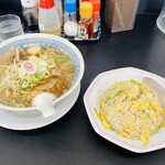 Soup ga Inochi Ramen Ya - ラーメンセット(チャーハン中に変更)　１０００円