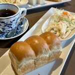 Coffee Roman Ichinomiya Kita Ten - 山パンモーニングとサンドフレンチ（奥）