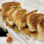 ふくみつ餃子店 - 餃子（中・15個）（¥750税込）
厚くてﾑﾆﾑﾆした皮が食べ応えあって美味しい(*´ω`*)♪