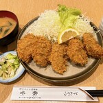 Tonkatsu Fujiyoshi Hon Ten - ヒレ一口かつ＆カキフライ。秋冬限定メニューです