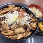 肉Lab 万万 - チャーシュー丼／950円