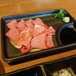 229479166 - 【伊賀牛 恵ランチ】牛刺し2種盛り