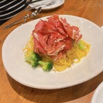 Italian Kitchen VANSAN - かけ放題の生ハム。パスタもモチモチ美味しい。