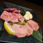 Tsuru Ushi Yakiniku Ootaya Kobe Minatogawa Ten - 