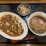 Chuka Ken - 麻婆豆腐丼＋半醤油ラーメン (日替りサービスランチ)