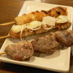 Sumibi Yakitori Kushinosuke - 2013.12 はつ（100円）、せせり（150円）、ぼんじり（150円）