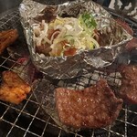 炭火焼 ばつぐんや - 焼肉中