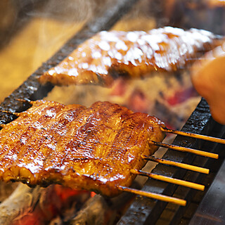 伝統の江戸前かば焼きの技法で、鰻の旨味をご堪能ください