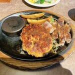 Asakuma Gakuen Toshi Ten - ビフテキコンビランチ2002円税込を注文です。サラダバー付きです。