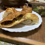 Penguin Bakery Maebashi Yoshioka Ten - カレーパンとちくわパンの中ちょっと切り口が雑でゴメンなさい