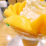 Fruit Parlour Goto - 宮崎県産完熟マンゴーのパフェ