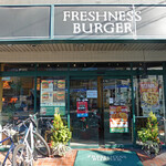 FRESHNESS BURGER Miyamaedaira Ten - 駅チカ宮前平店