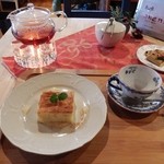 Fika Jansson - リンゴンベリーティー＆リンゴケーキ650円