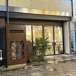 焼肉旬やさい ファンボギ - いい意味で焼肉屋さんらしくないオシャレな店構えです