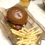 J.S. BURGERS CAFE Daidoseimei Sapporo Biru Miredo Sapporo Ten - 