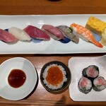 Tsukiji Sushi Sei Yokohama Ten - にぎり寿司と巻き物、いくらのお寿司