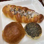 Fresh Bakery Noah Hon Ten - 豆パン ごまあんぱん アーモンドチョコ