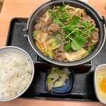 Yoshinoya Turumi Eki Nishiguchi Ten - 牛すき鍋膳　肉増量