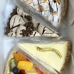 FruitscakeFactory Fushimi Honten - タルトセゾン、とろける2層のチーズタルト、チョコレートタルト、バナナタルト