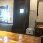 Bistro DOOR - 店内の雰囲気